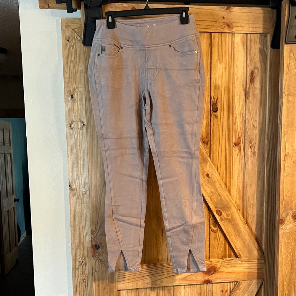 Belle by Kim Gravel Slim Ankle Skinny Pants in Taupe
